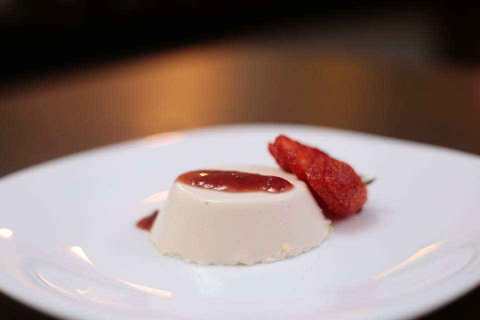 Panna cotta e geleia d morango