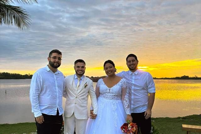 Foto com os noivos