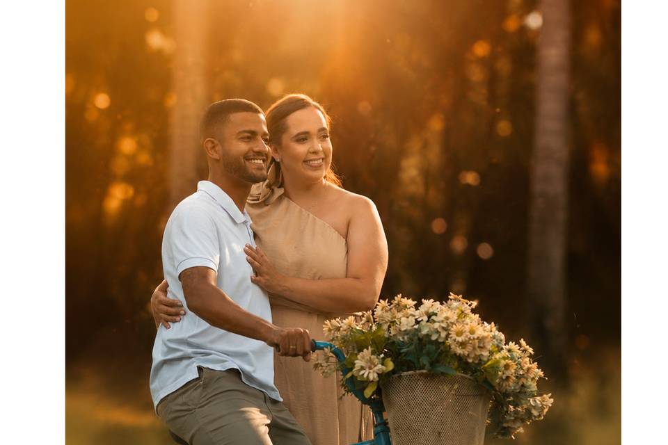 Entre flores, sorrisos e a luz