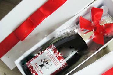 Champagne com caixa rígida