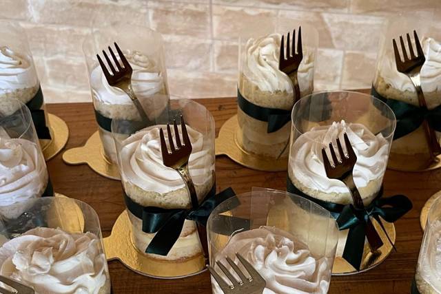 Mini naked cake lembranças