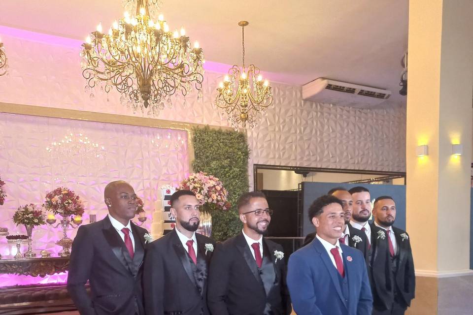 Noivo e padrinhos