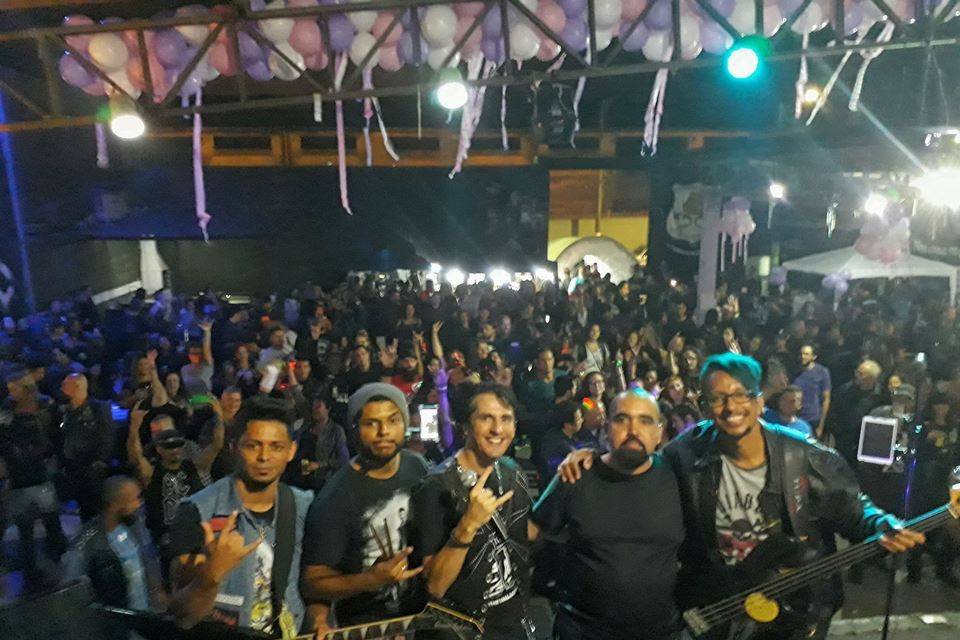 Banda hermos no insanos rock b