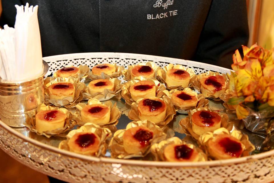 Buffet Black Tie