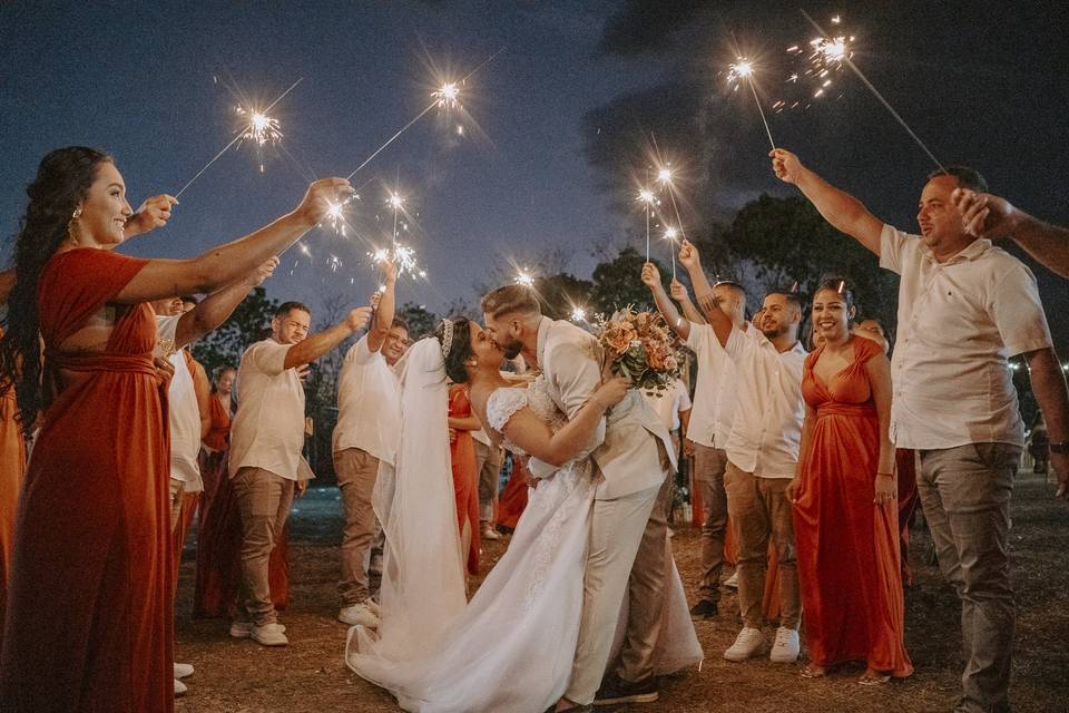 Saida dos noivos cerimonia