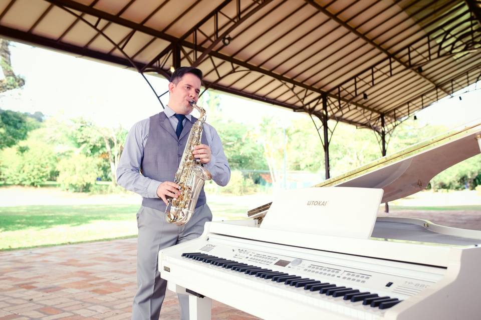 Eric Tedeschi Saxofonista