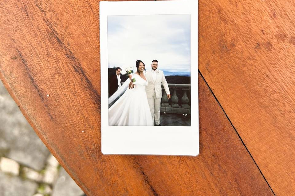 Casal pós cerimônia no Cristo