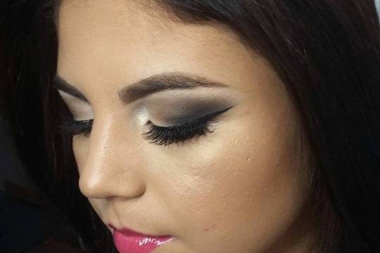 Bela Lorentino Makeup