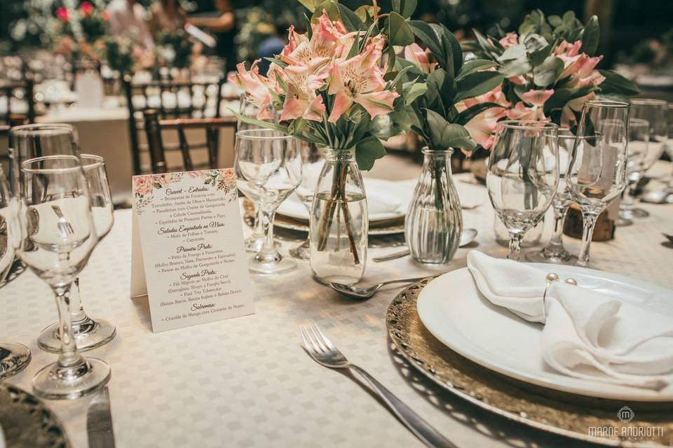 Detalhes mesa de convidados