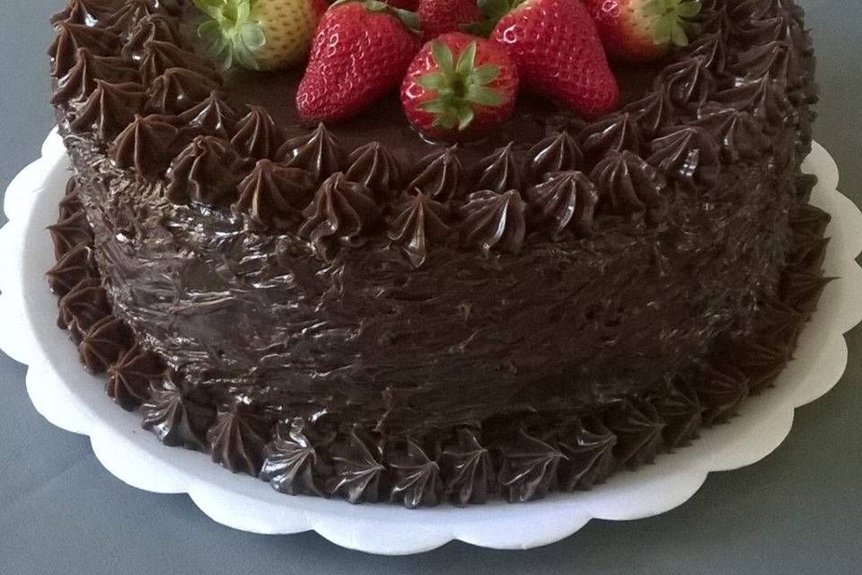 Bolo de Chocolate - Melhor Receita Fácil - Confeiteira de Sucesso