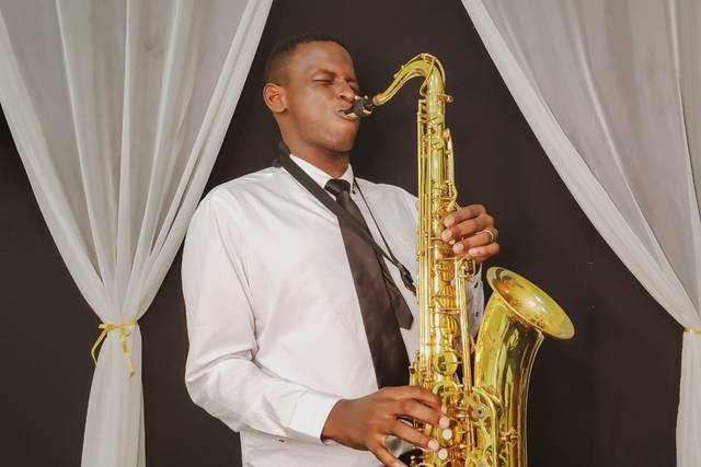 Casamentos e 15 anos.