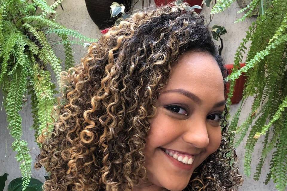 Especialista em cabelo cacheado
