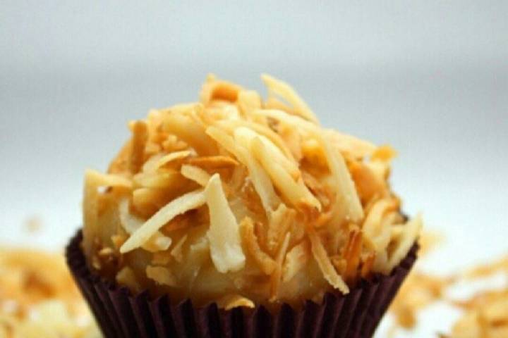 Doce leite com coco queimado