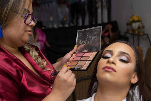 Leila Sotnas Makeup