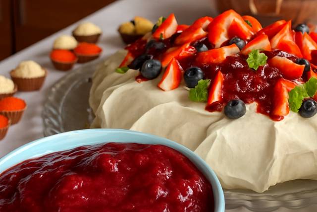 Pavlova de frutas vermelhas