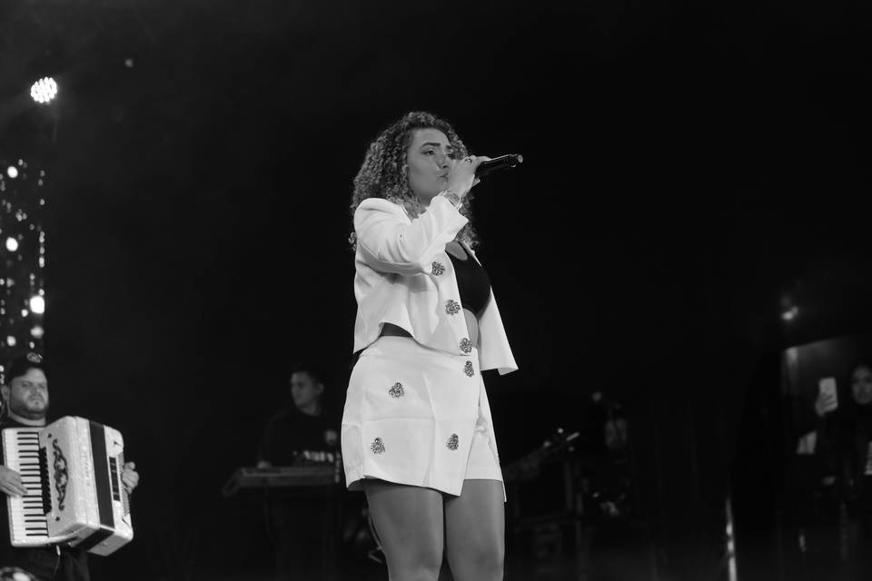 Show Fabia Rodrigues e banda