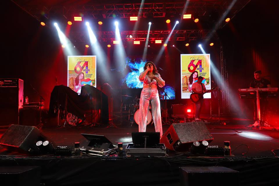 Show Fabia Rodrigues e banda