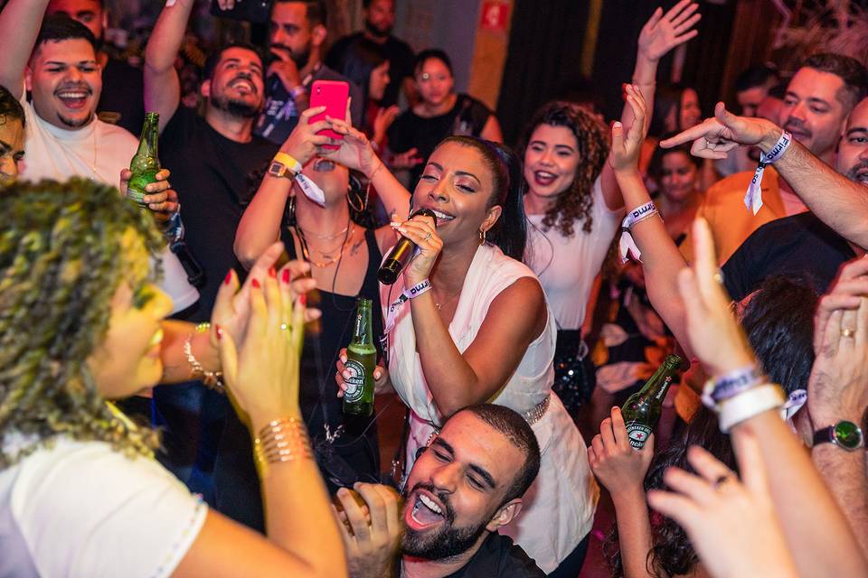 Show Fabia Rodrigues e banda