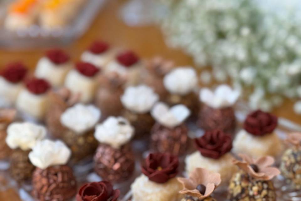 Brigadeiros florais