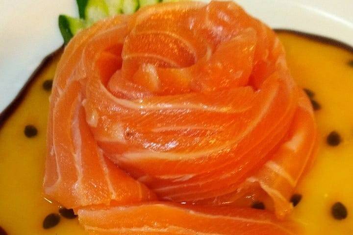 Sashimi rose ao cítrico