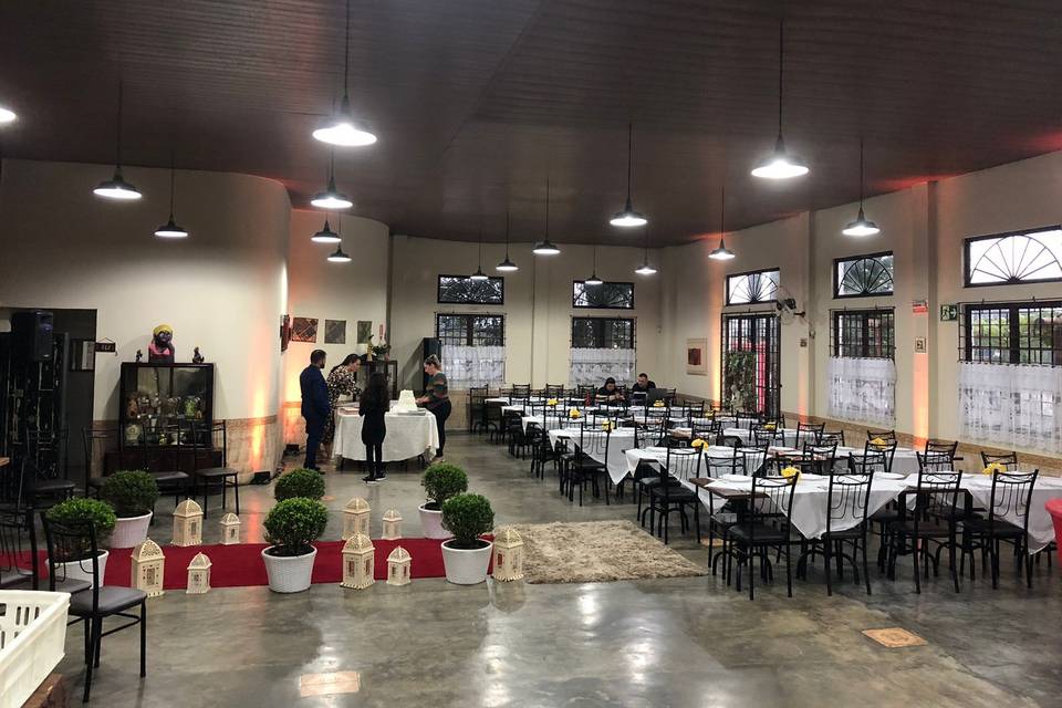Salão decorado p/ cerimônia