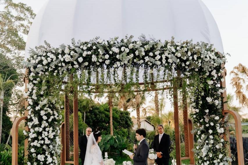 Casal no Gazebo