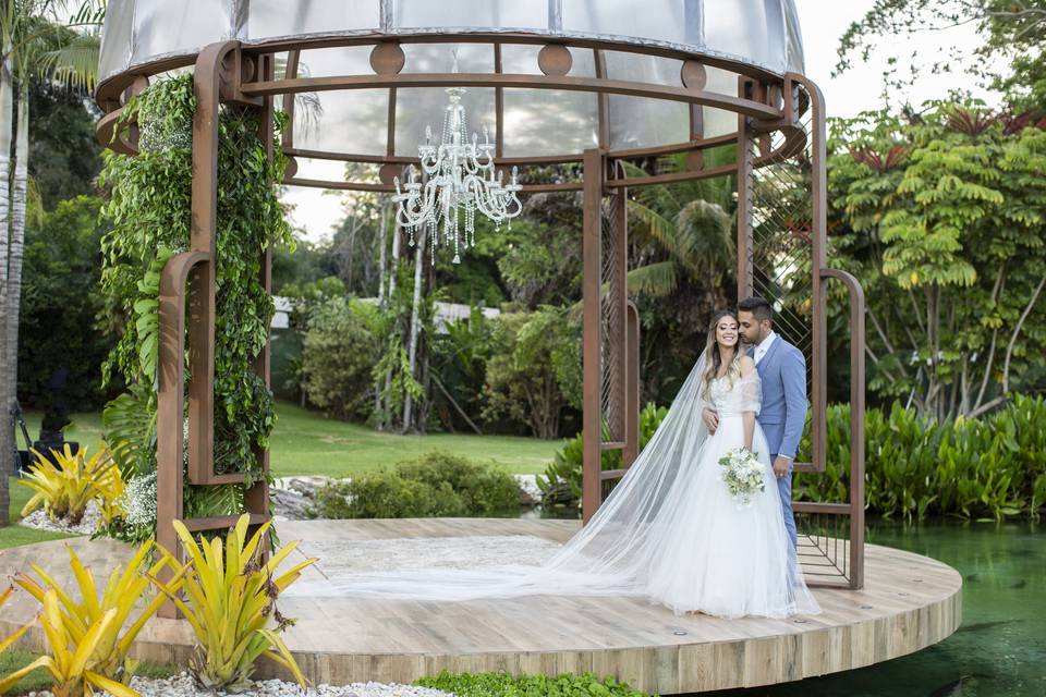 Casal no Gazebo