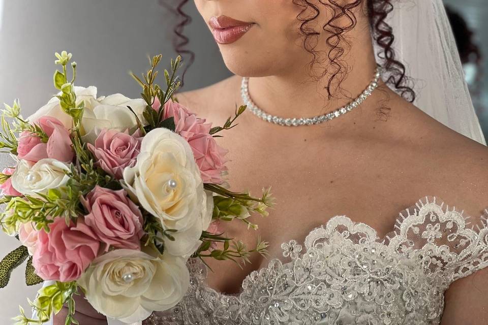 Penteado cacheado noiva