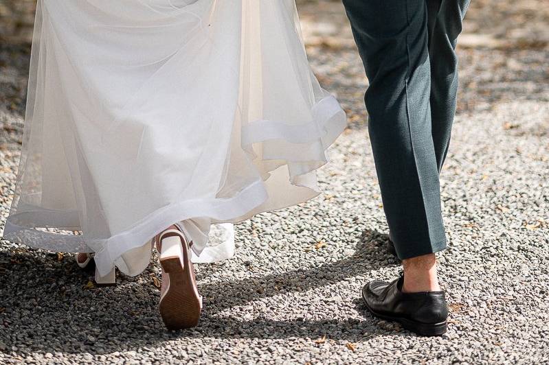 Casal caminhando,