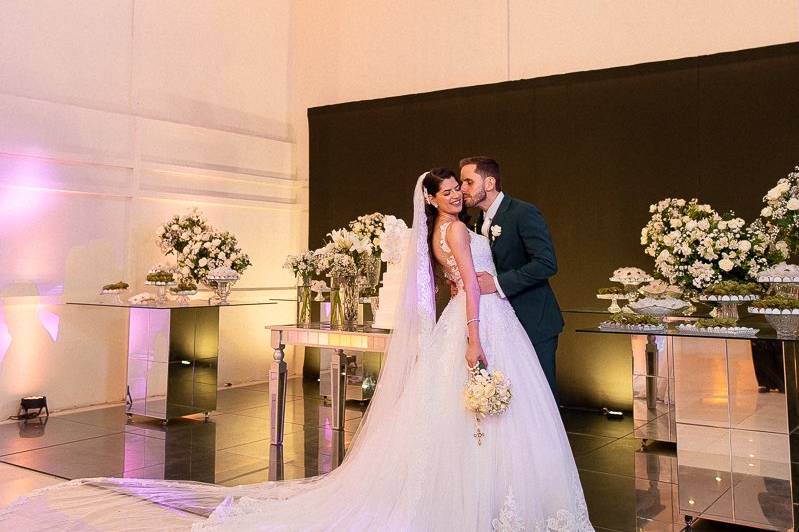 Casal na decoração.
