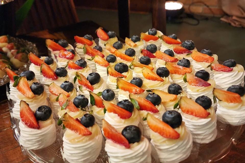 Mini pavlova