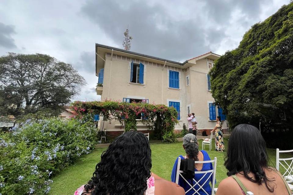 Cerimonia no jardim lateral