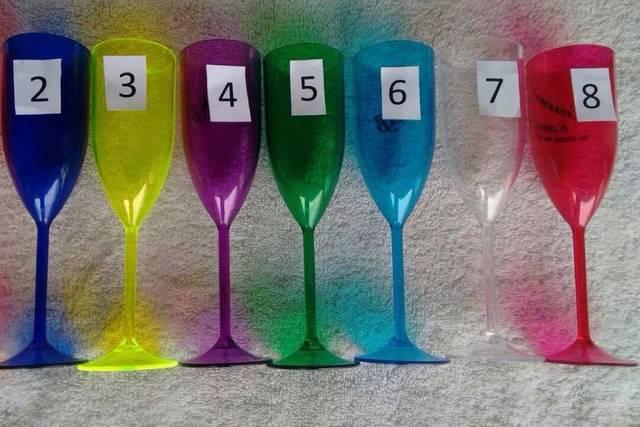 Taças Coloridas