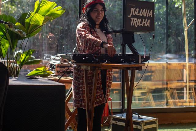 DJ Juliana Trilha