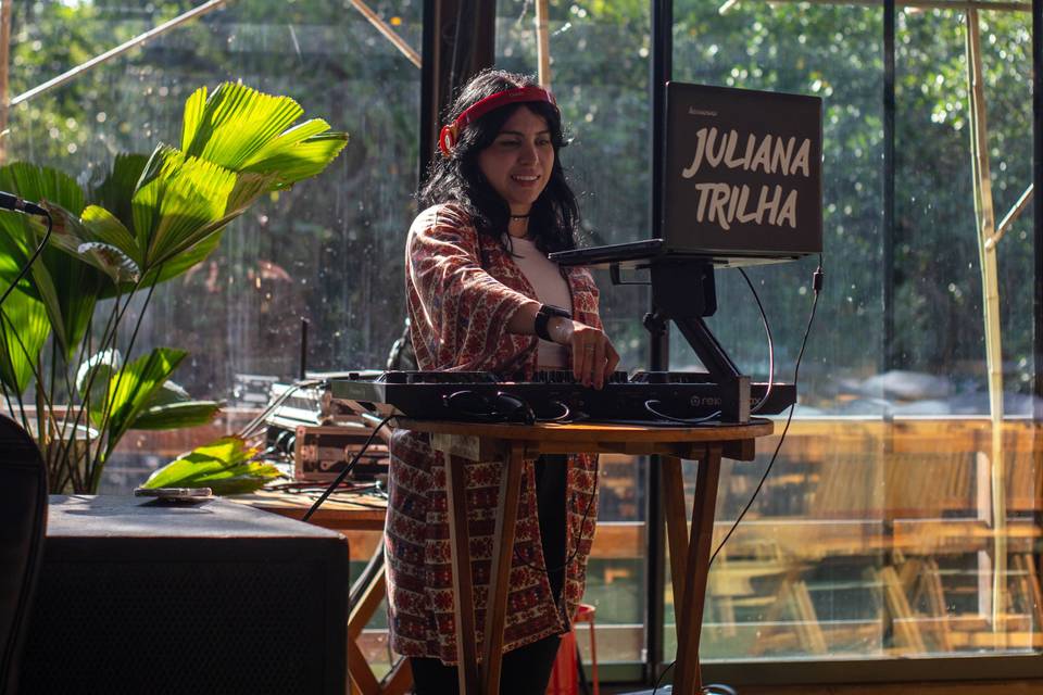 DJ Juliana Trilha