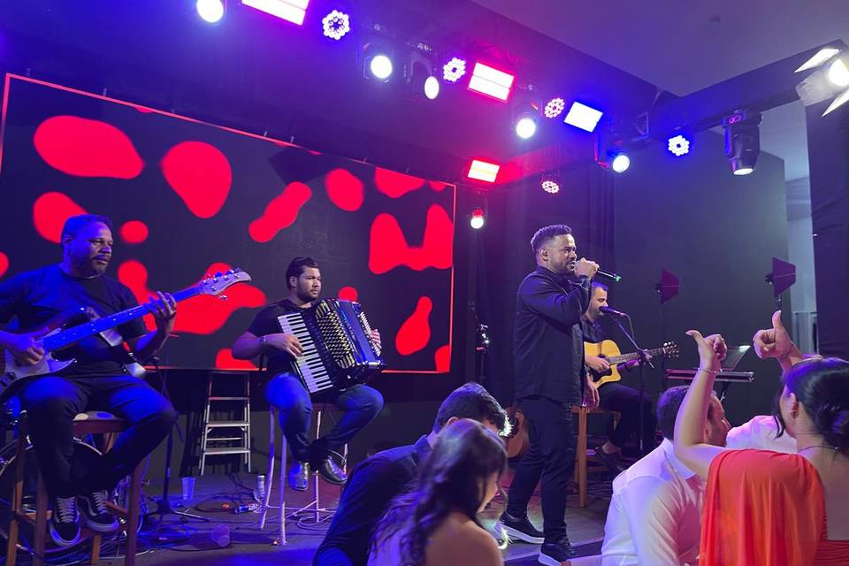 Ailton Souza – banda e estrutu