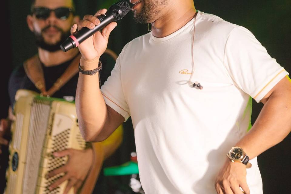 Ailton Souza com sanfona e ser