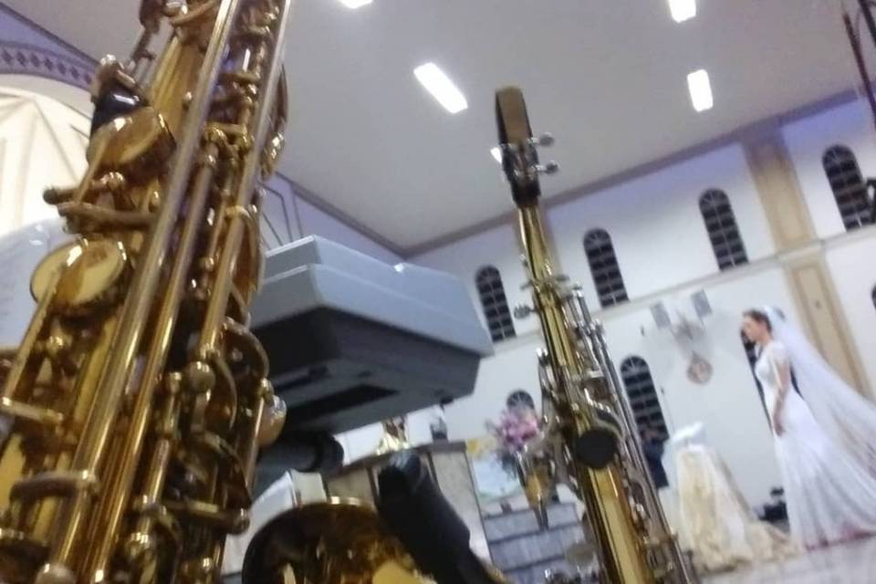 R. Sax Entre Laços