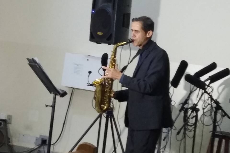 R. Sax Entre Laços