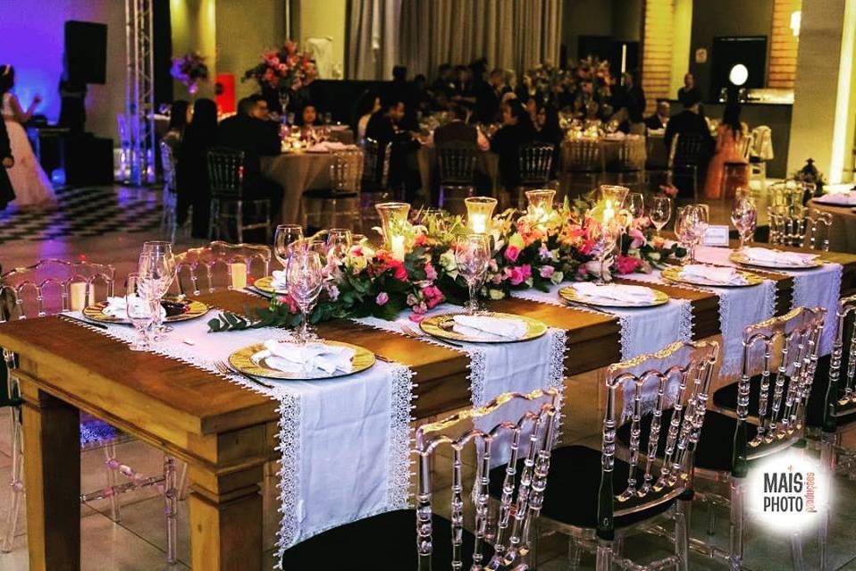 Venerotti Decorações - Todo ano surgem novas tendências de decoração de  casamento porque os noivos estão sempre buscando inovação e originalidade,  algo que faça com que a cerimônia seja memorável. 2022 não