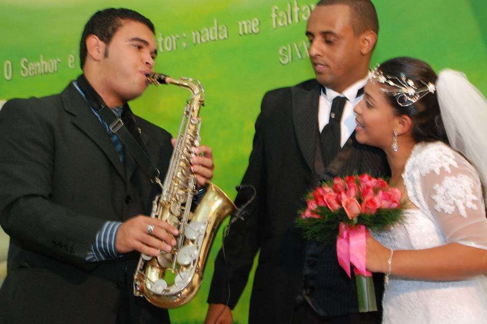 Trompte triunfa e Sax tocando