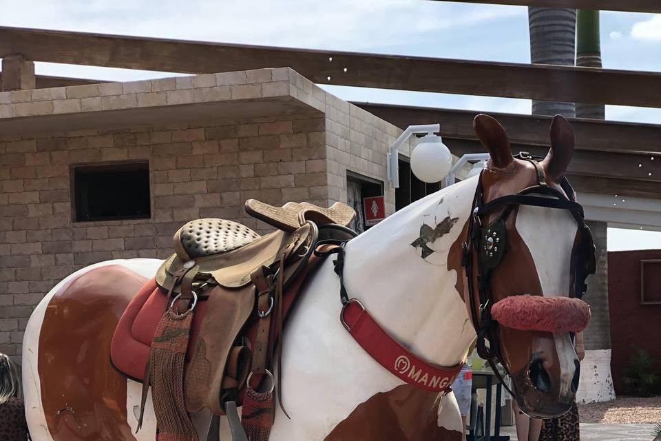 Cavalo cenográfico