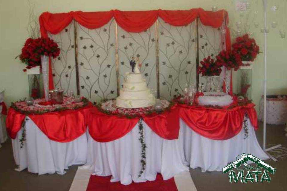 Mesa bolo tecido vermelho
