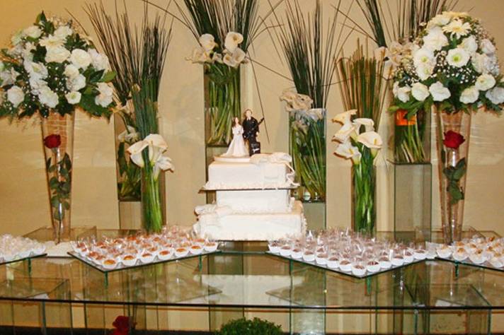 Mesa para bolo de casamento