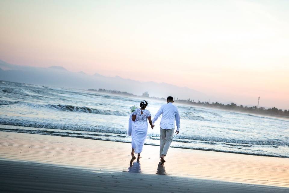 PERLA E GUSTAVO NA PRAIA