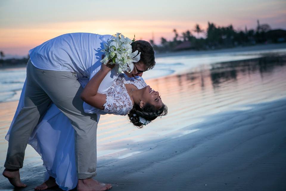 PERLA E GUSTAVO NA PRAIA