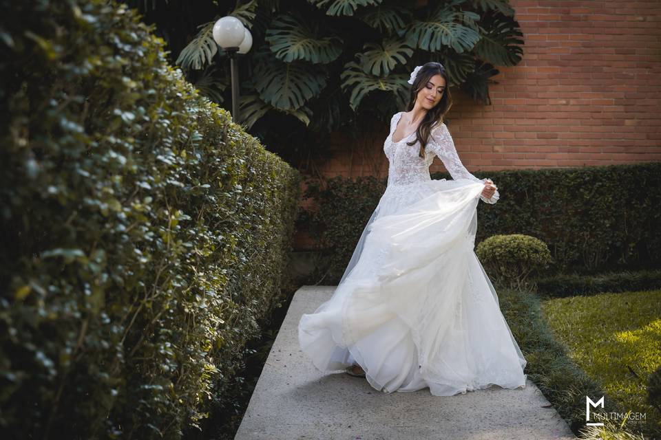 Noiva no jardim