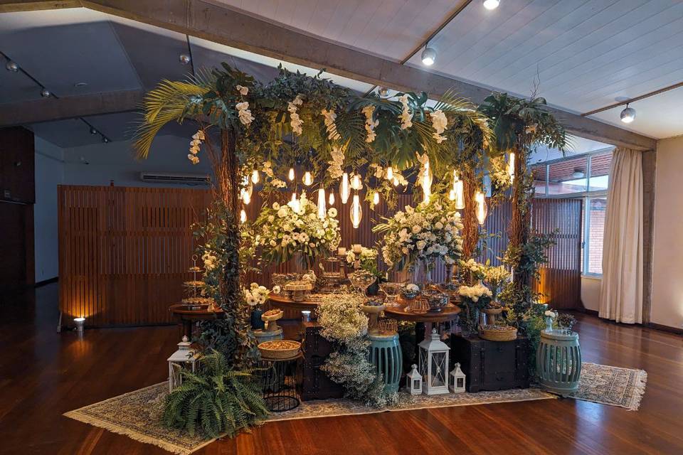 Mesa decorada salão