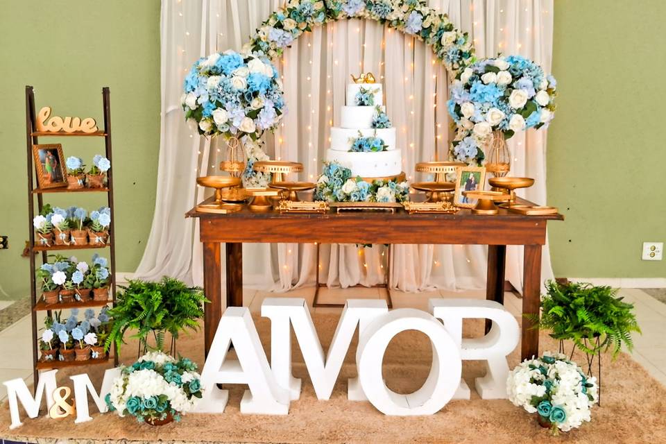 Mesa de casamento azul