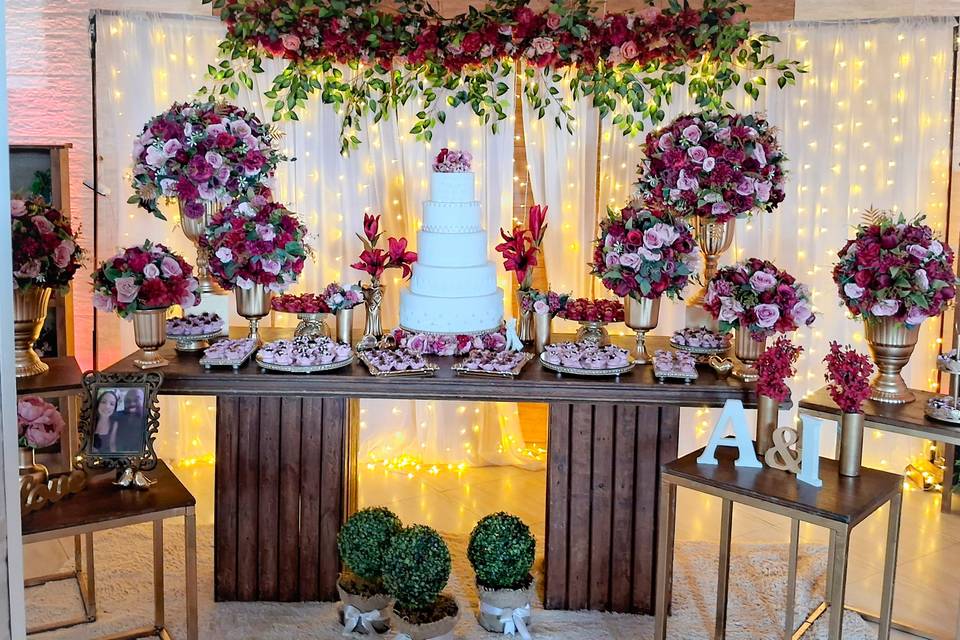 Mesa de casamento marsala